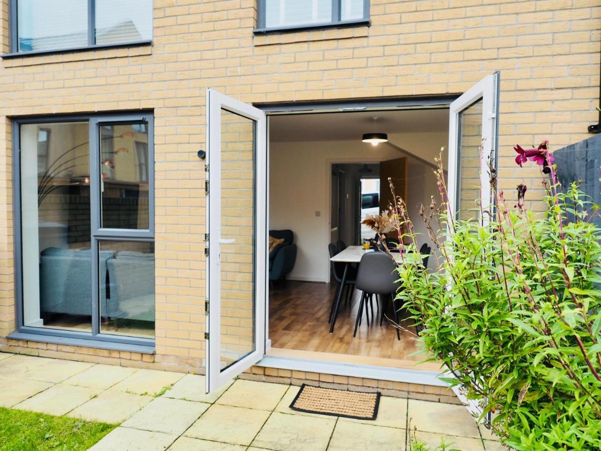Stylish New Build With Garden And Free Parking Villa Taunton Exterior photo