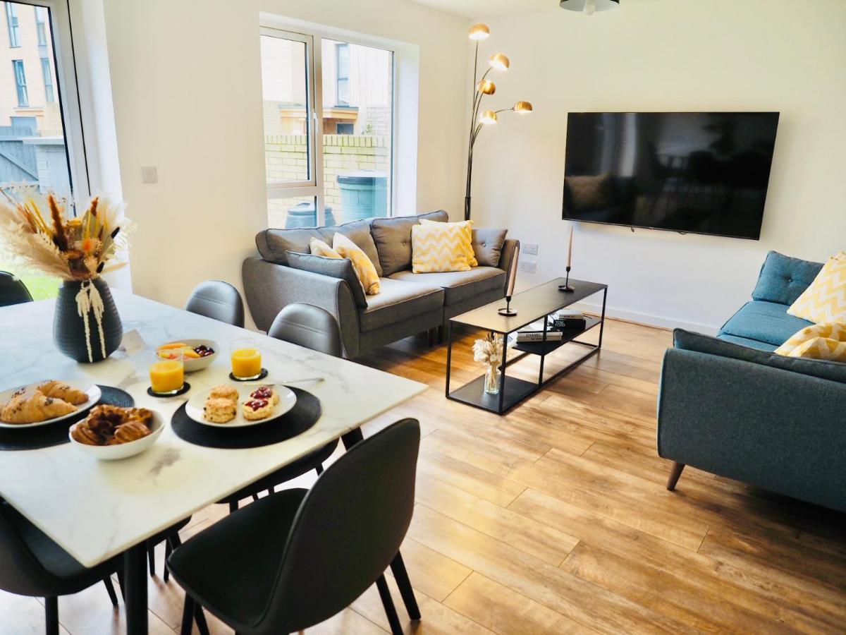Stylish New Build With Garden And Free Parking Villa Taunton Exterior photo