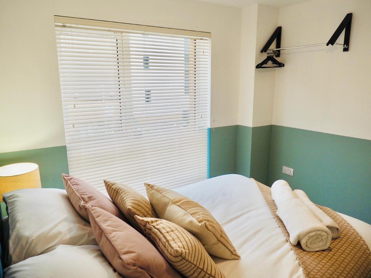 Stylish New Build With Garden And Free Parking Villa Taunton Exterior photo