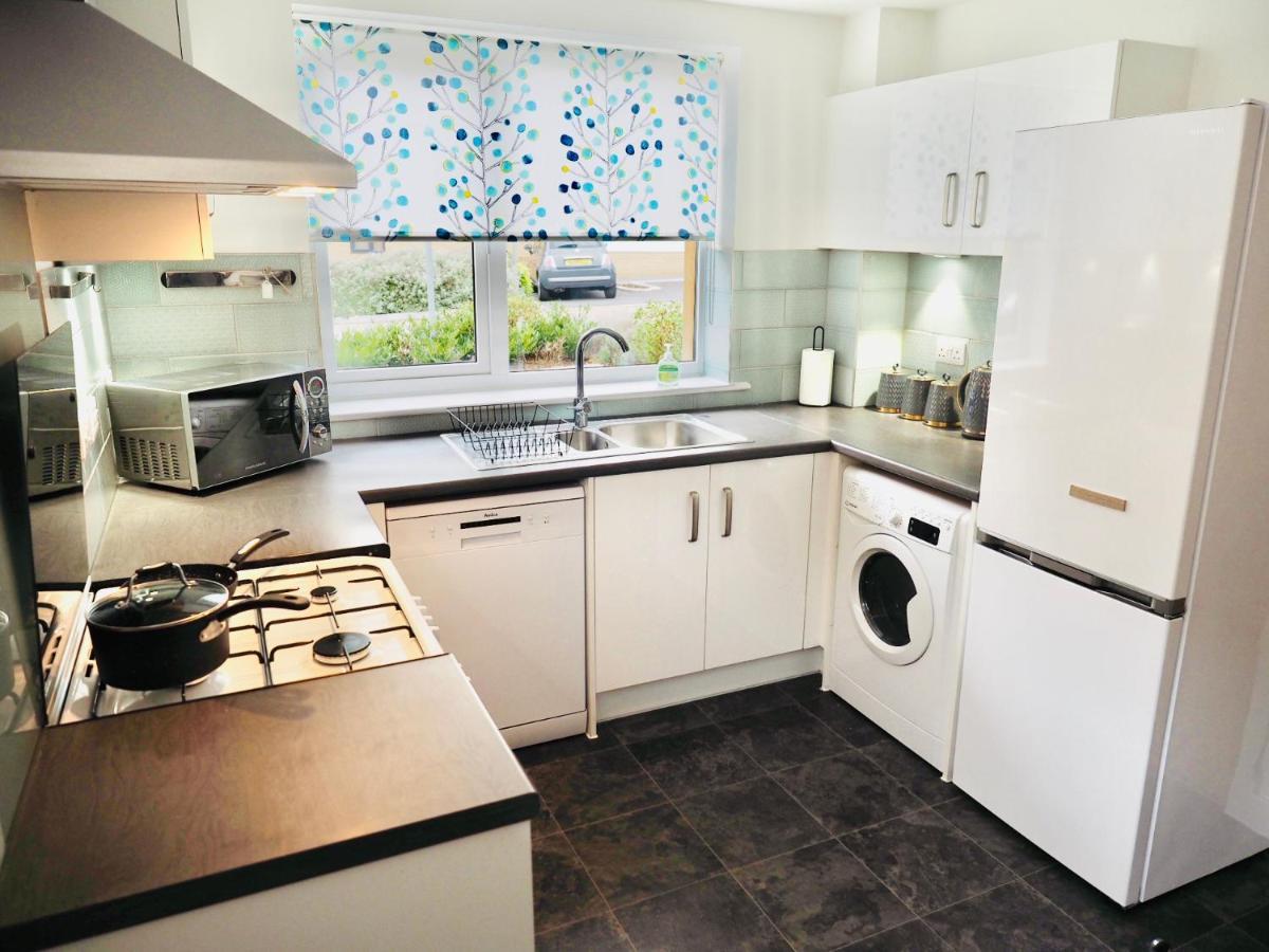 Stylish New Build With Garden And Free Parking Villa Taunton Exterior photo