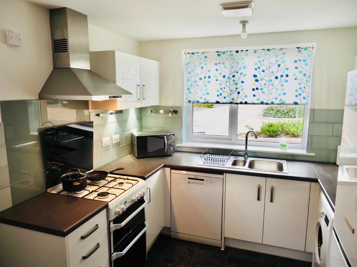 Stylish New Build With Garden And Free Parking Villa Taunton Exterior photo