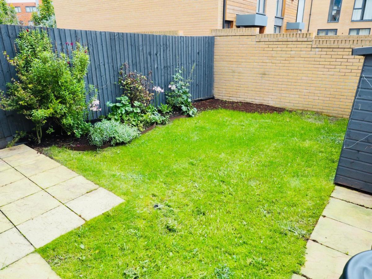 Stylish New Build With Garden And Free Parking Villa Taunton Exterior photo